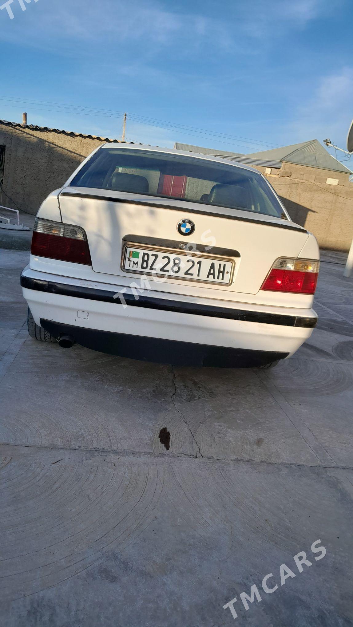 BMW 320 1992 - 32 000 TMT - Sarahs - img 2