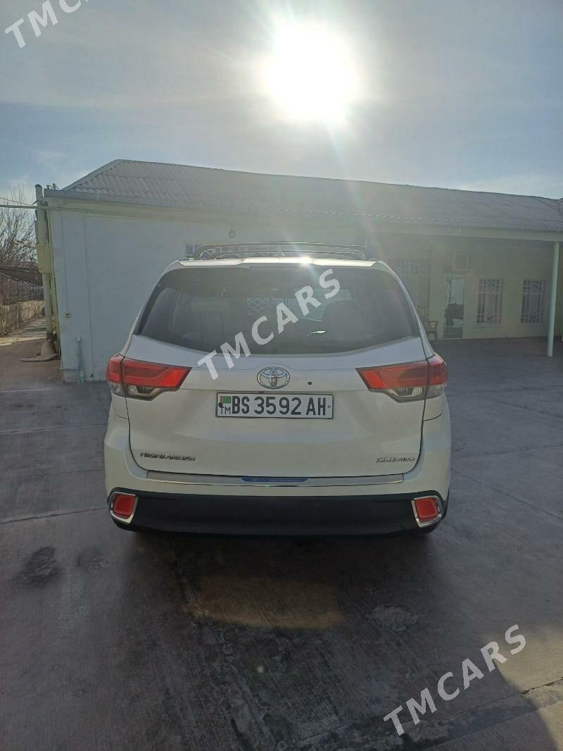 Toyota Highlander 2019 - 385 000 TMT - Bäherden - img 3