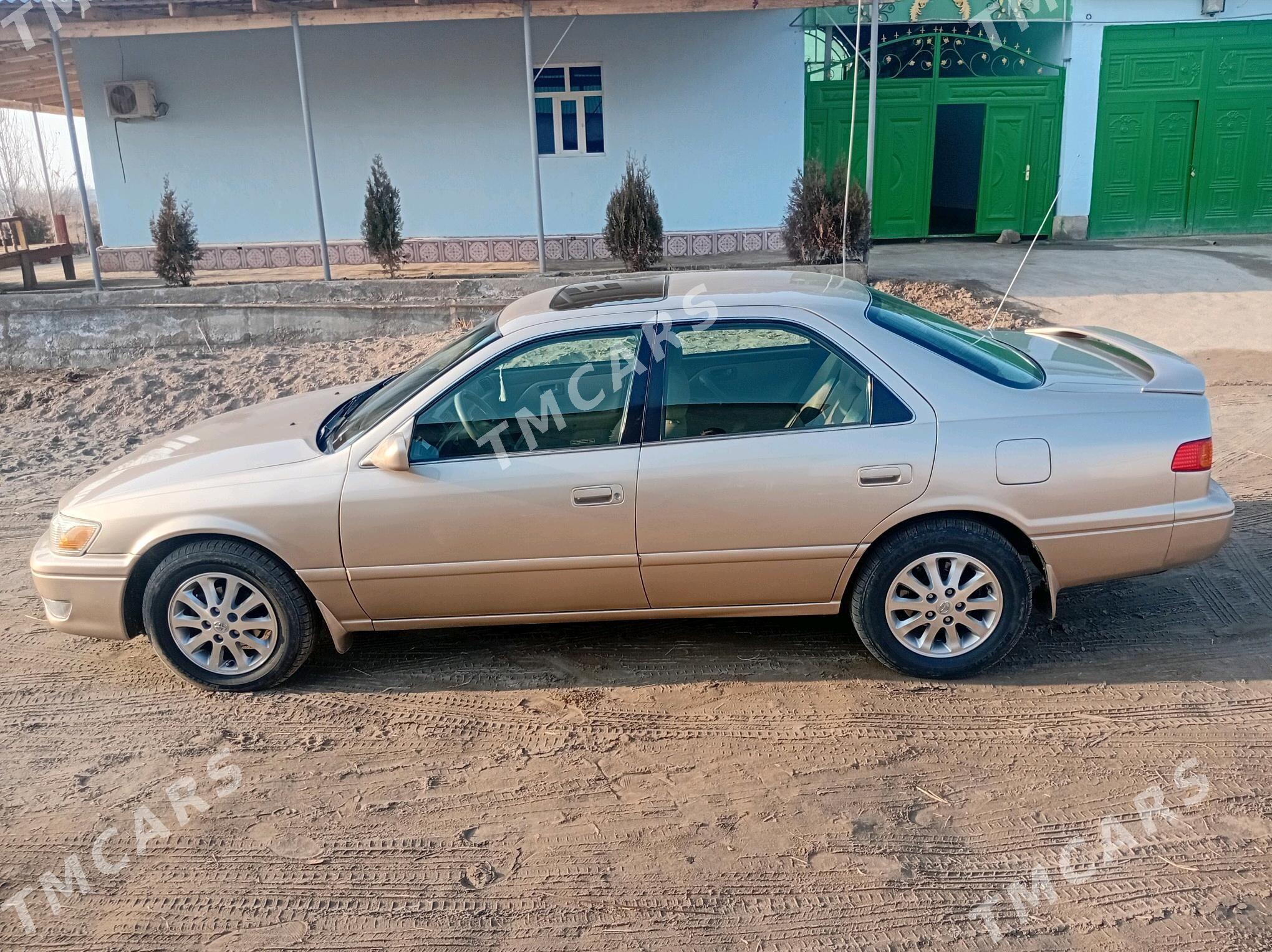 Toyota Camry 2001 - 140 000 TMT - Дашогуз - img 9