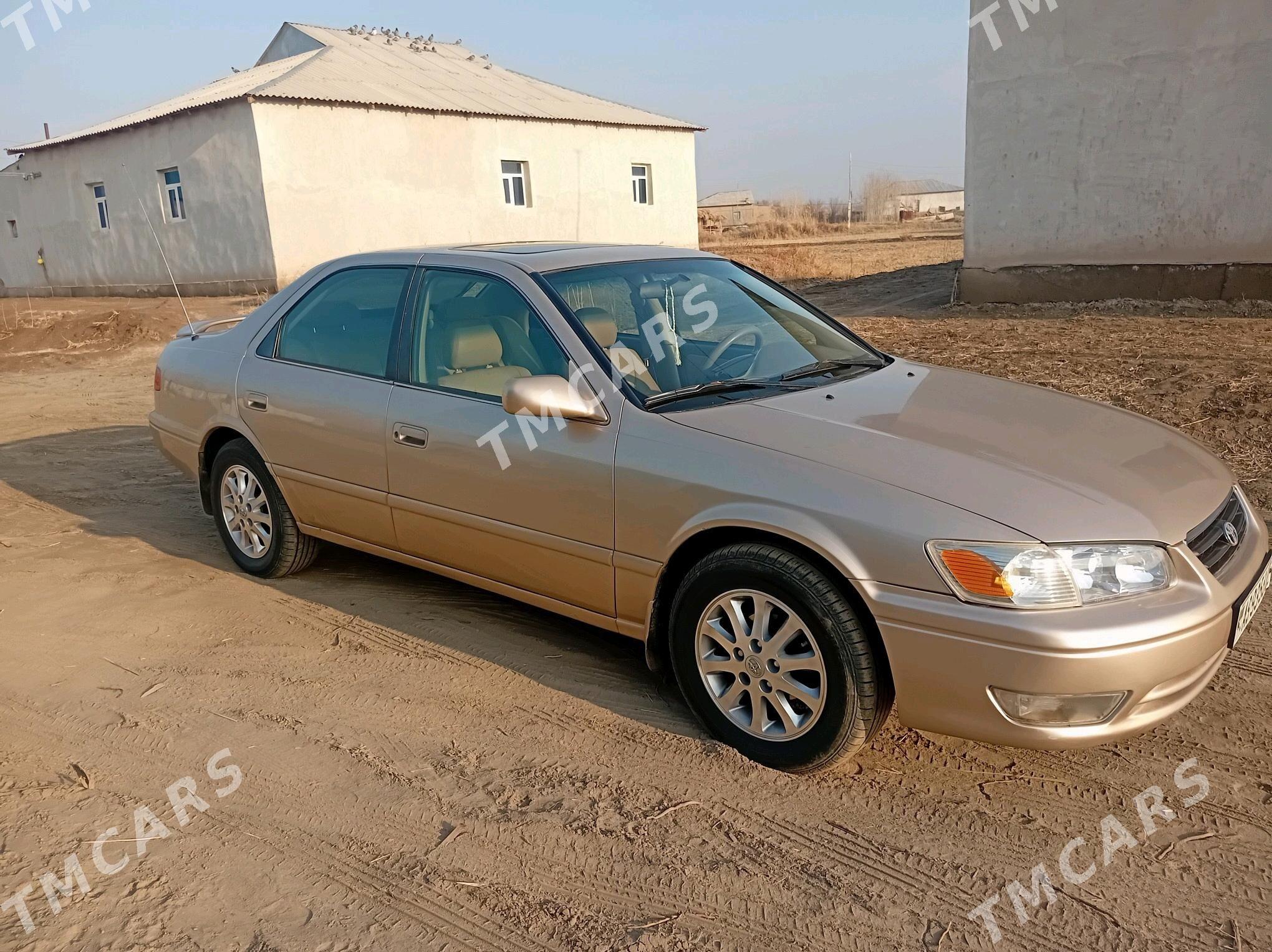 Toyota Camry 2001 - 140 000 TMT - Дашогуз - img 4