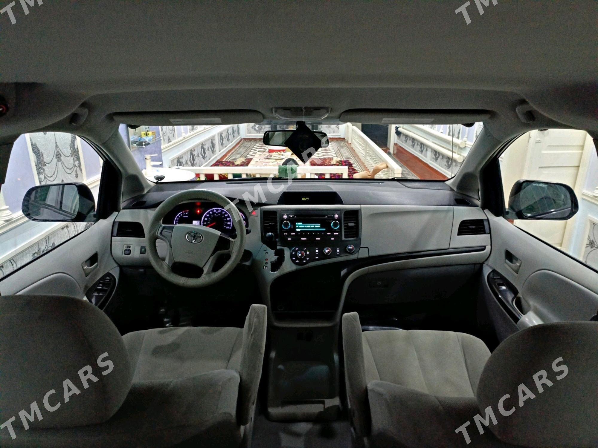 Toyota Sienna 2011 - 255 000 TMT - Köneürgenç - img 8