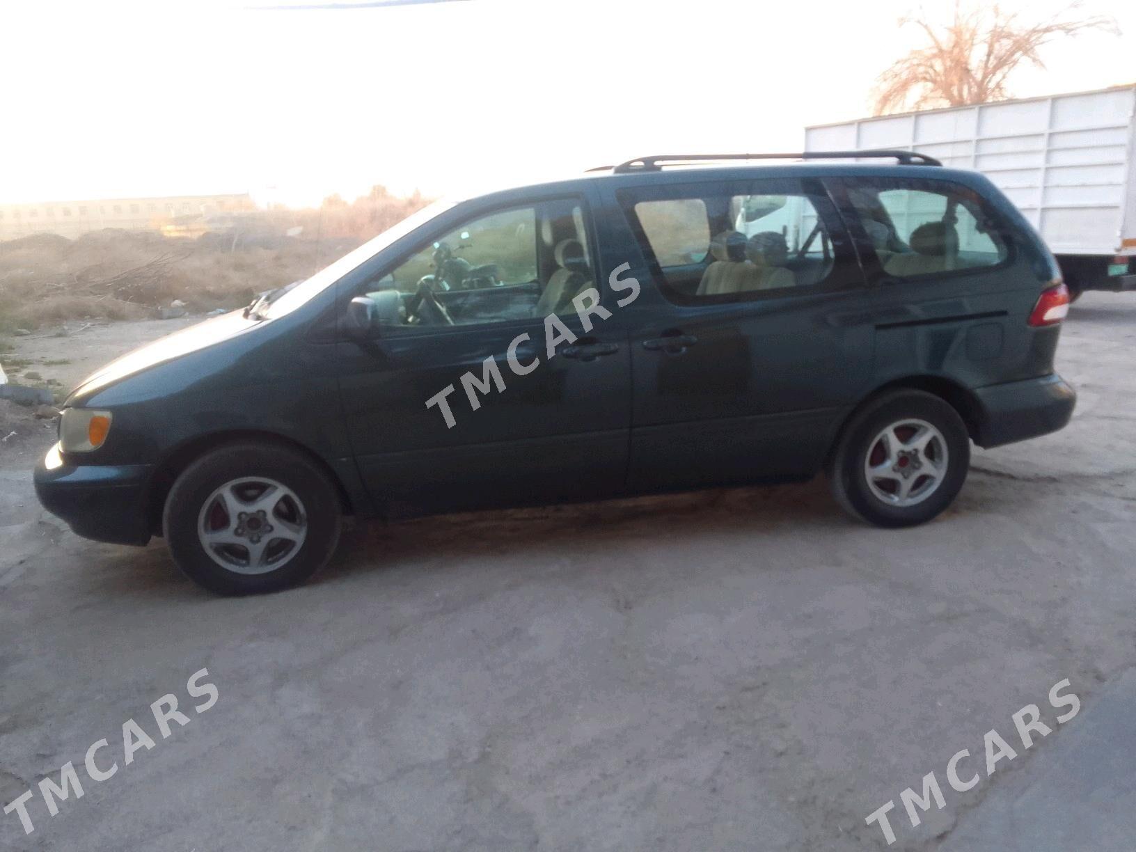 Toyota Sienna 2000 - 136 000 TMT - Mary - img 4