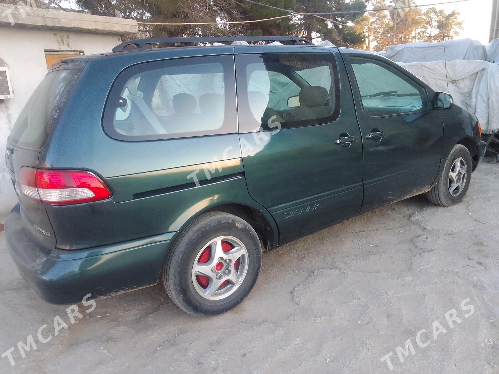 Toyota Sienna 2000 - 136 000 TMT - Мары - img 2