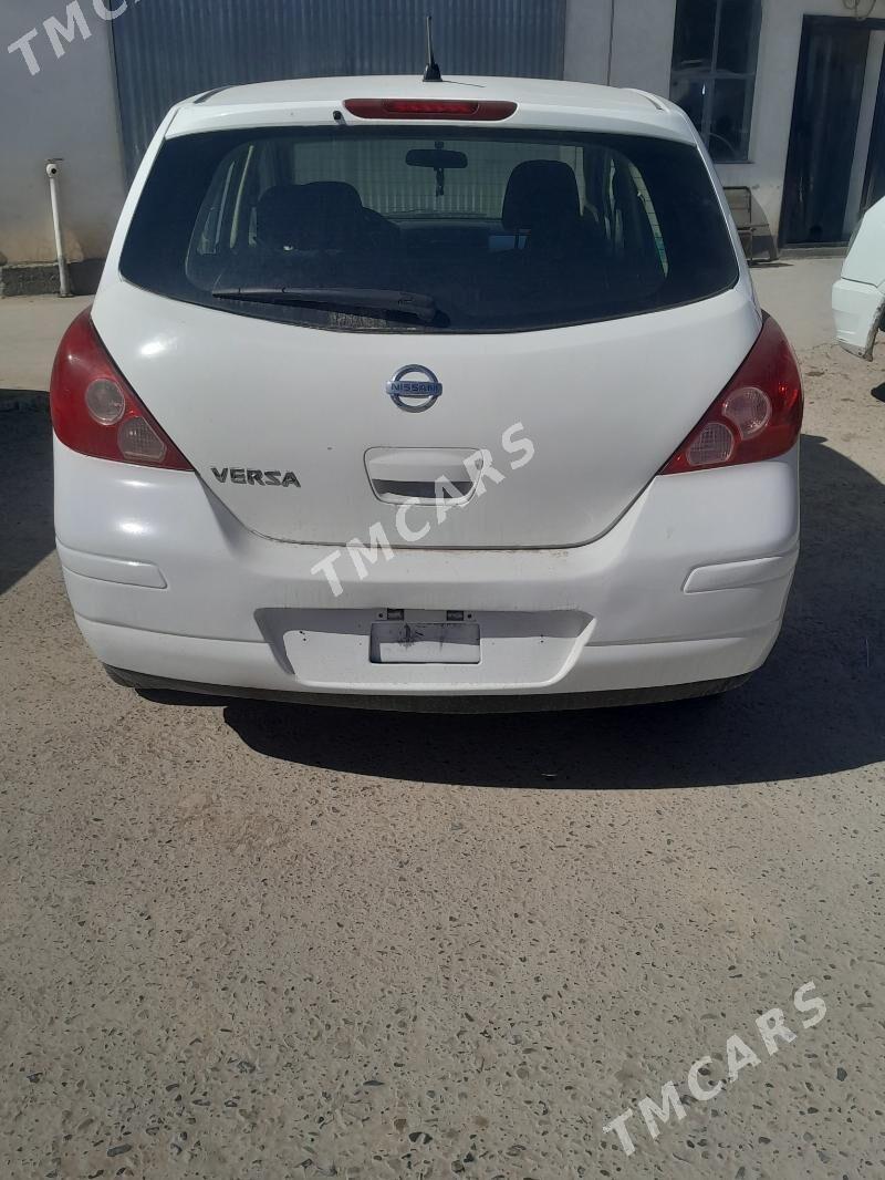 Nissan Versa 2010 - 73 000 TMT - Теджен - img 2