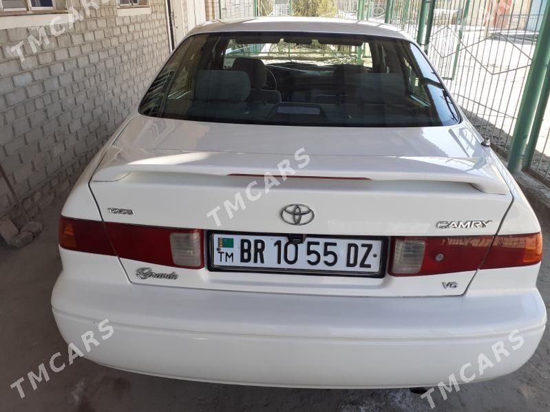 Toyota Camry 2000 - 126 000 TMT - Daşoguz - img 5