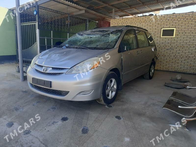 Toyota Sienna 2008 - 175 000 TMT - Мургап - img 6