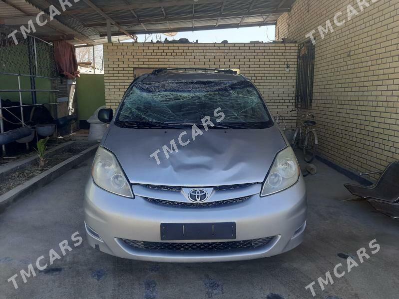 Toyota Sienna 2008 - 175 000 TMT - Мургап - img 7