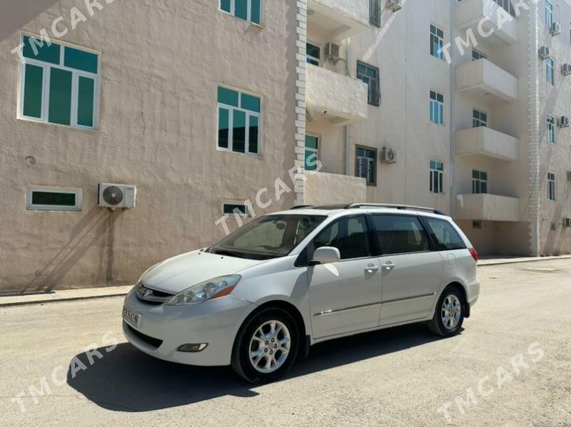 Toyota Sienna 2004 - 210 000 TMT - Мары - img 5