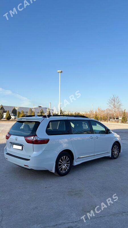 Toyota Sienna 2019 - 475 000 TMT - Дашогуз - img 4