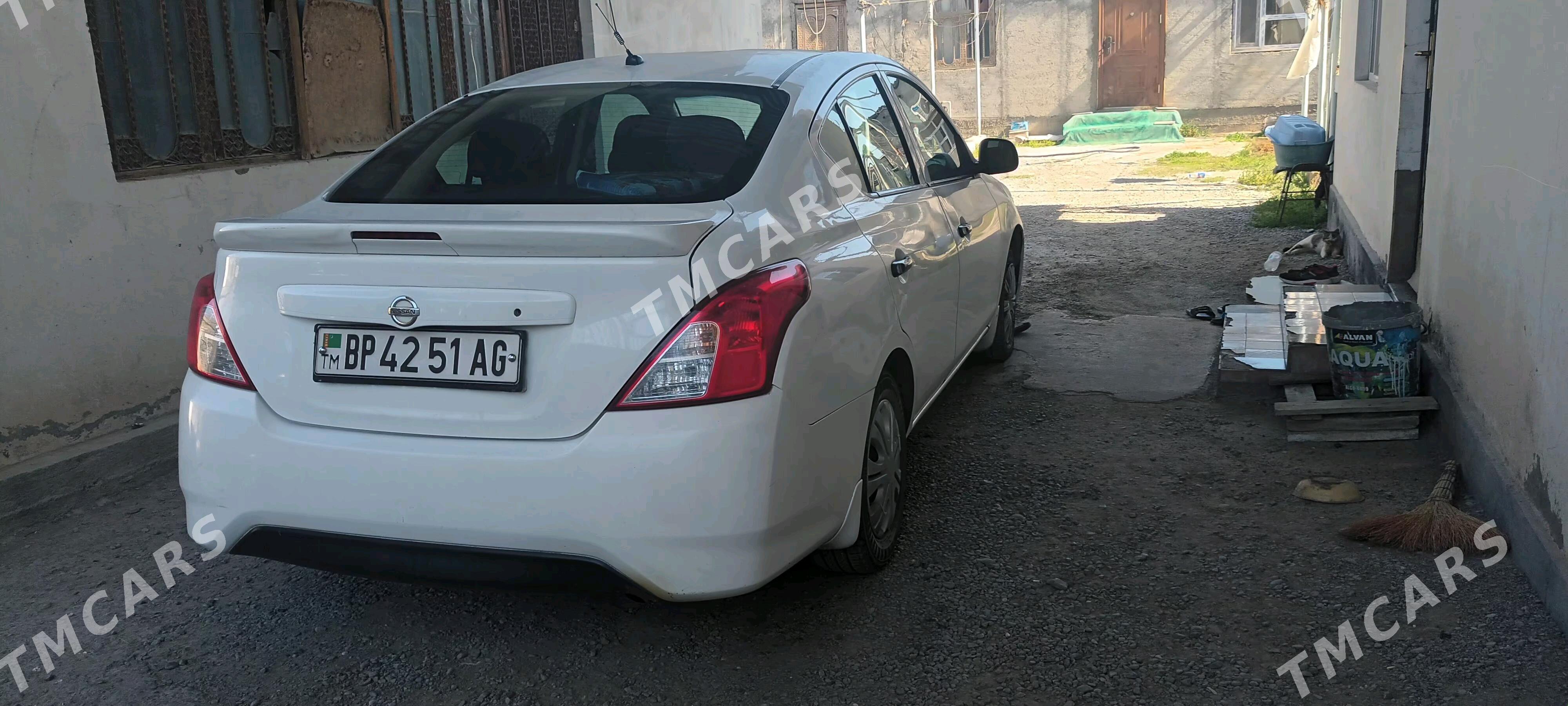 Nissan Versa 2014 - 115 000 TMT - Büzmeýin - img 2