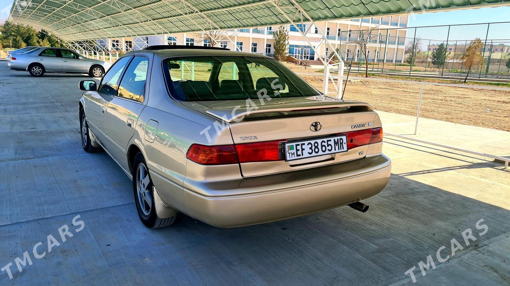 Toyota Camry 2001 - 128 000 TMT - Байрамали - img 3