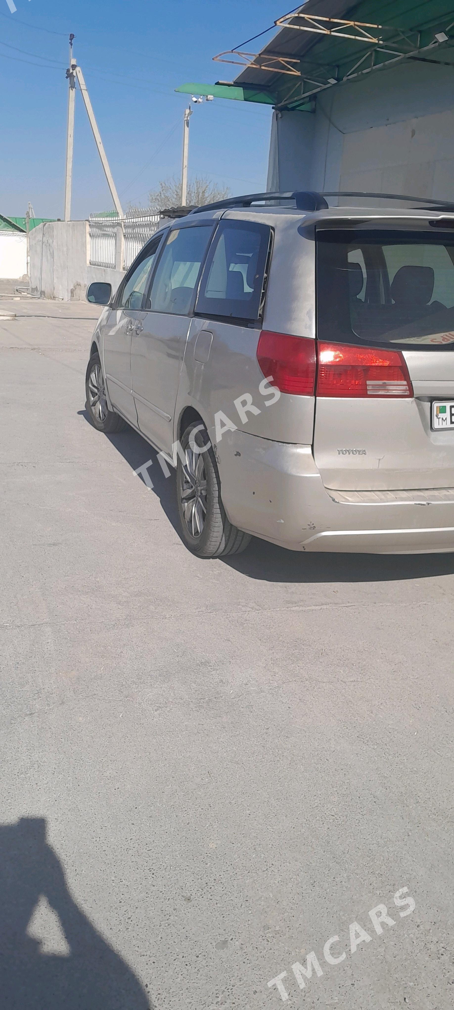 Toyota Sienna 2004 - 175 000 TMT - Aşgabat - img 4