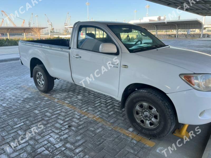 Toyota Hilux 2006 - 155 000 TMT - Туркменбаши - img 4