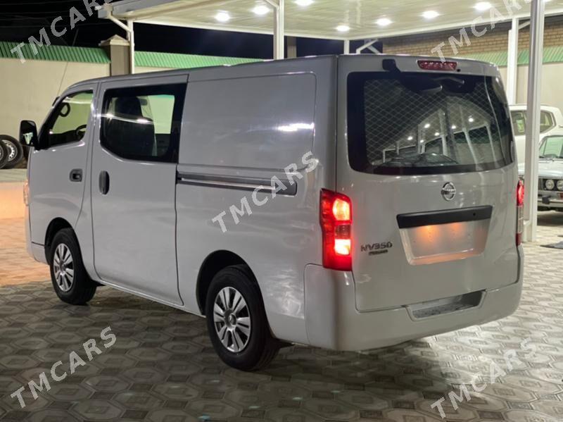 Nissan Urvan 2020 - 310 000 TMT - Mary - img 7