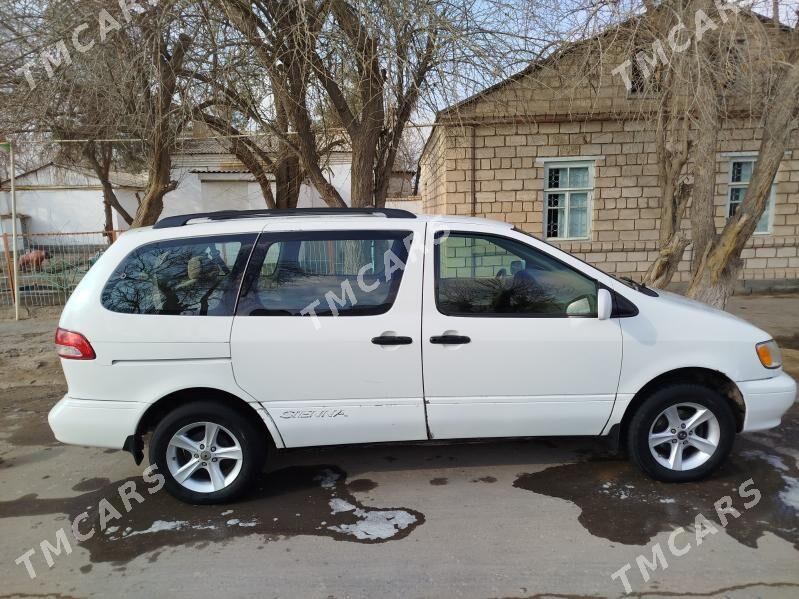 Toyota Sienna 2002 - 150 000 TMT - Ёлётен - img 4