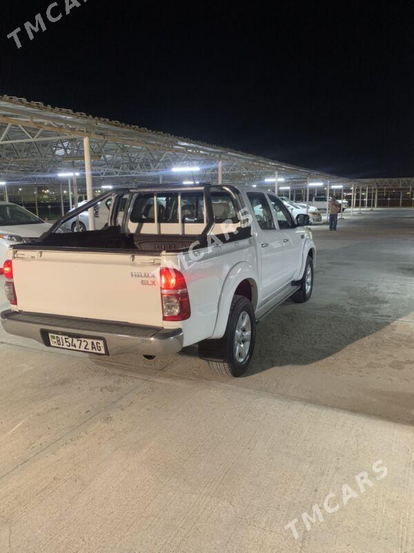 Toyota Hilux 2015 - 385 000 TMT - Ашхабад - img 3