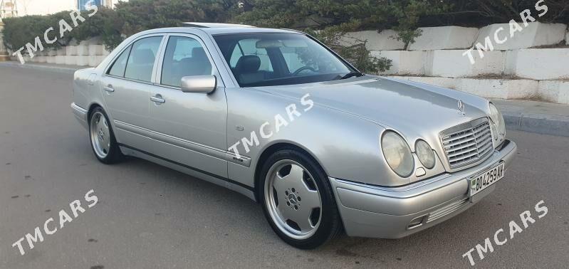 Mercedes-Benz E320 1999 - 120 000 TMT - Podwoýski köç. (Bitarap Türkmenistan şaýoly) - img 2