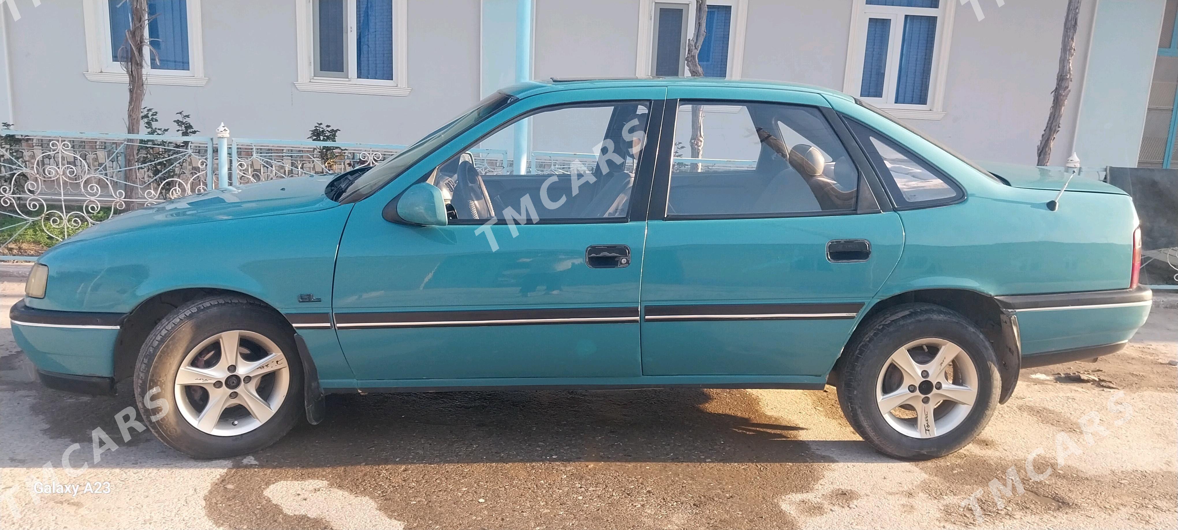 Opel Vectra 1991 - 35 000 TMT - Чарджоу - img 3