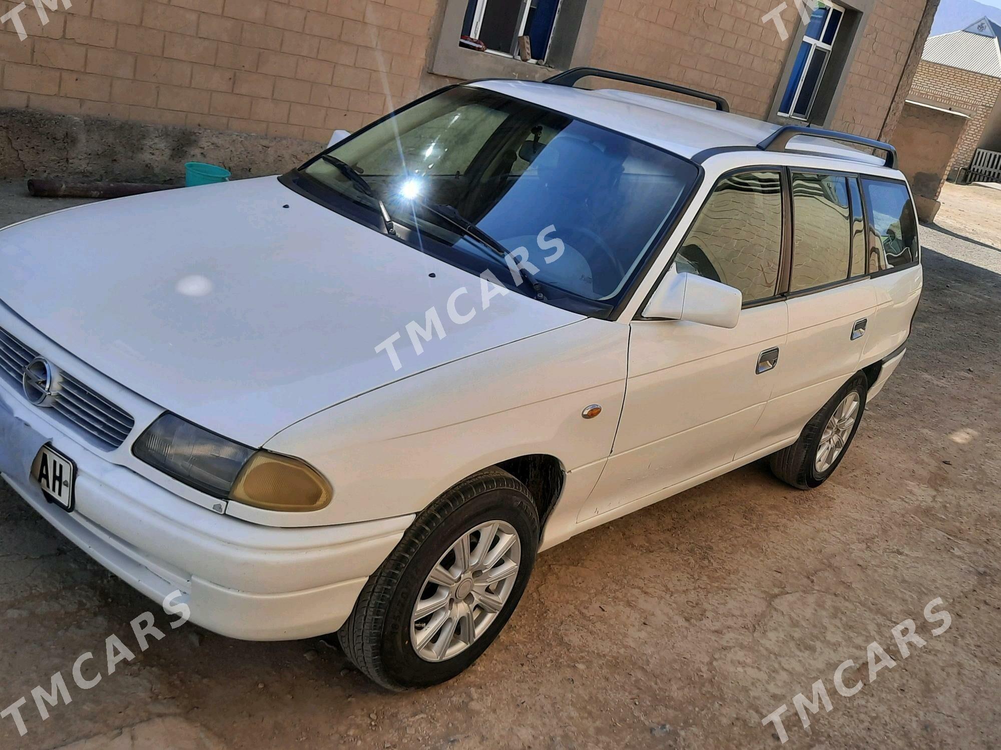 Opel Astra 1993 - 43 000 TMT - Бахарден - img 9