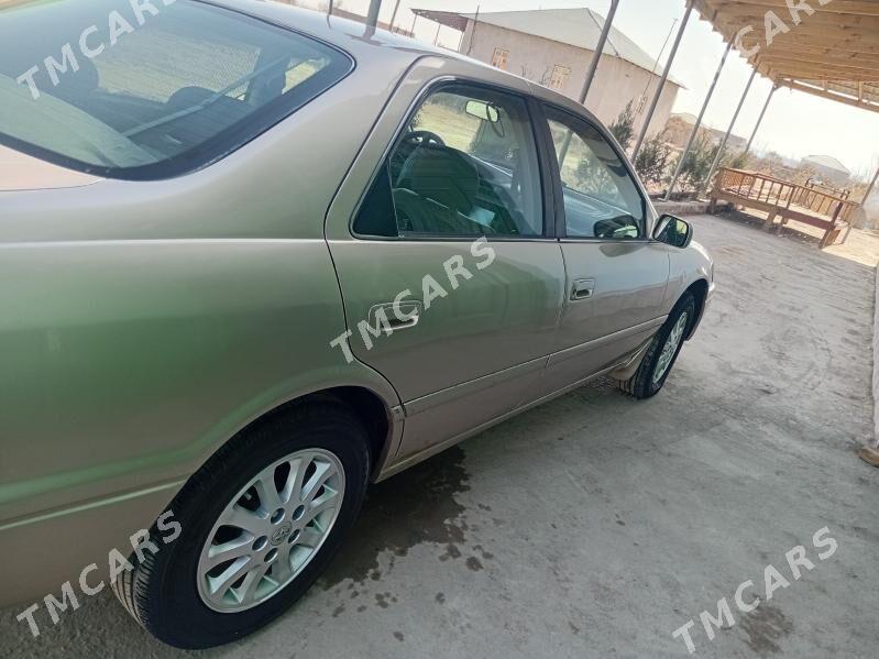 Toyota Camry 2001 - 140 000 TMT - Дашогуз - img 3