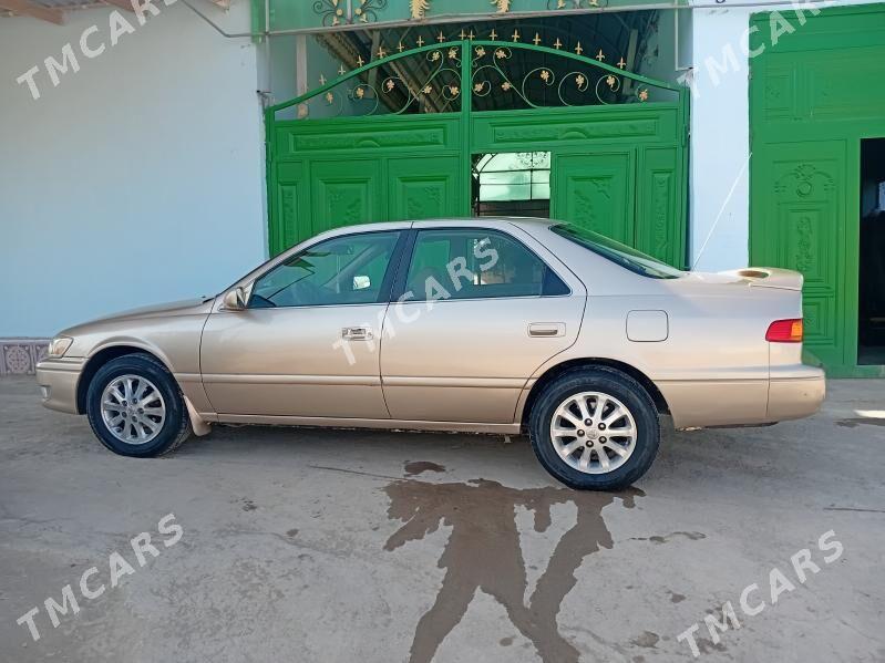 Toyota Camry 2001 - 140 000 TMT - Дашогуз - img 8