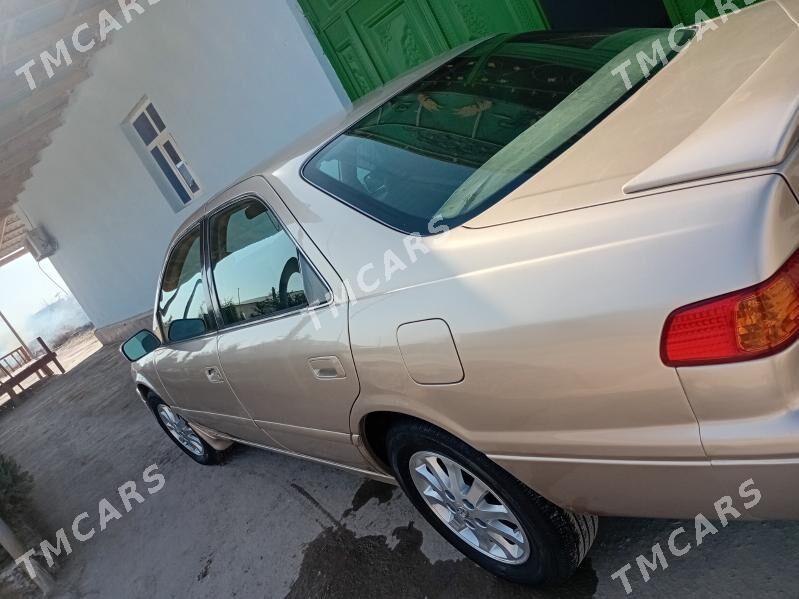 Toyota Camry 2001 - 140 000 TMT - Дашогуз - img 4