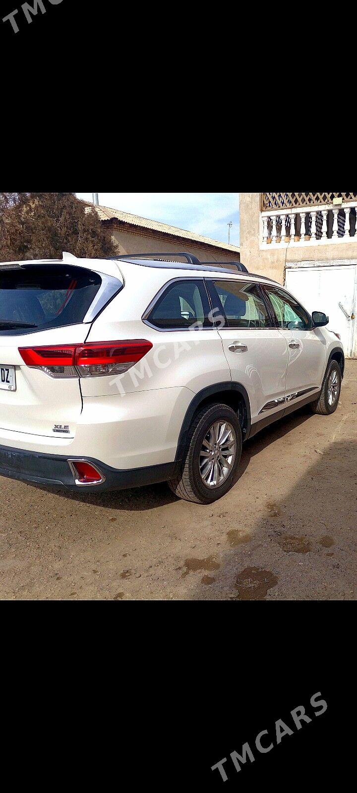 Toyota Highlander 2019 - 450 000 TMT - Köneürgenç - img 4