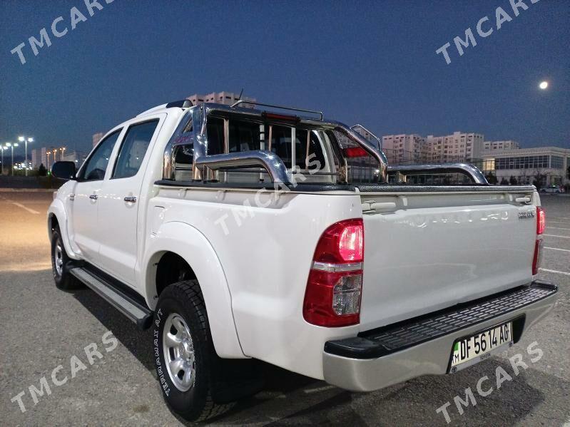 Toyota Hilux 2015 - 370 000 TMT - Aşgabat - img 3