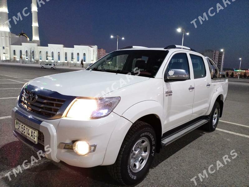 Toyota Hilux 2015 - 370 000 TMT - Ашхабад - img 2