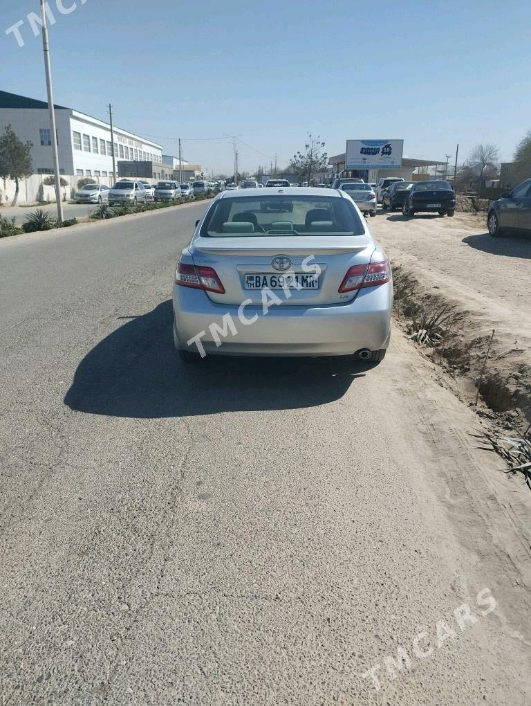 Toyota Camry 2010 - 170 000 TMT - Ёлётен - img 4