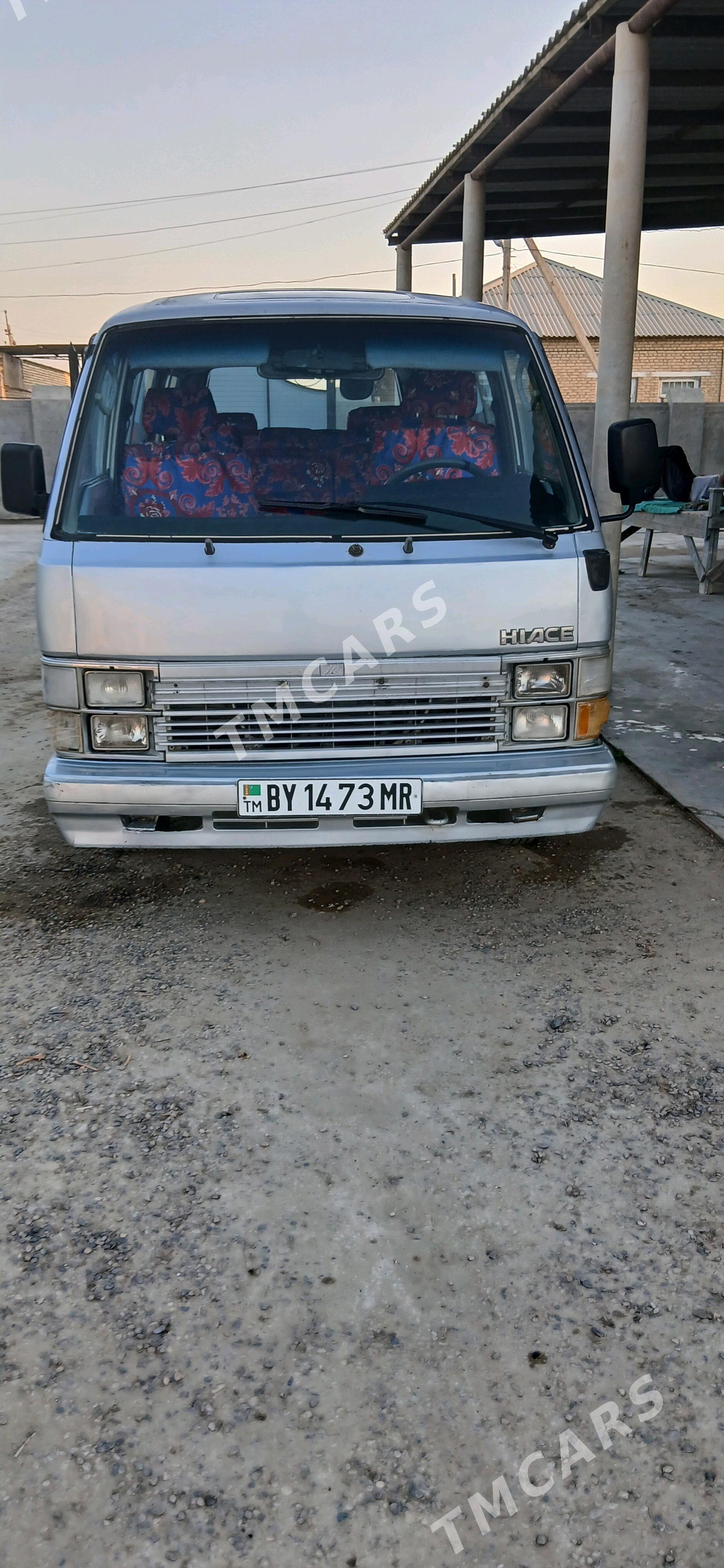 Toyota Hiace 1988 - 40 000 TMT - Мары - img 3