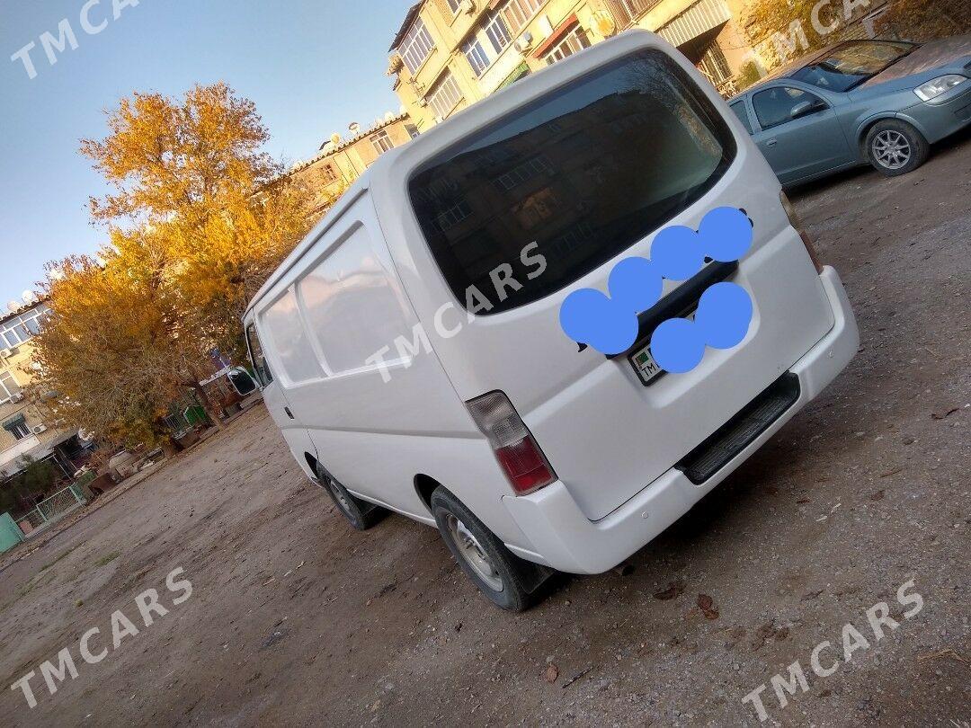 Nissan Urvan 2006 - 105 000 TMT - Туркменабат - img 6