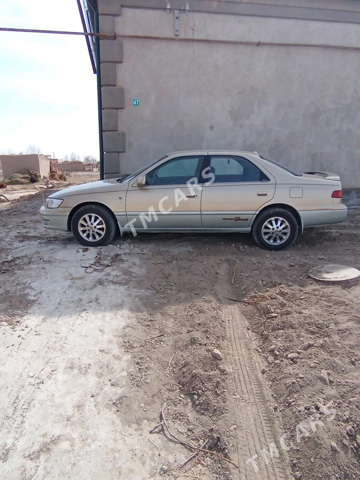 Toyota Camry 2002 - 155 000 TMT - Гурбансолтан Едже - img 4