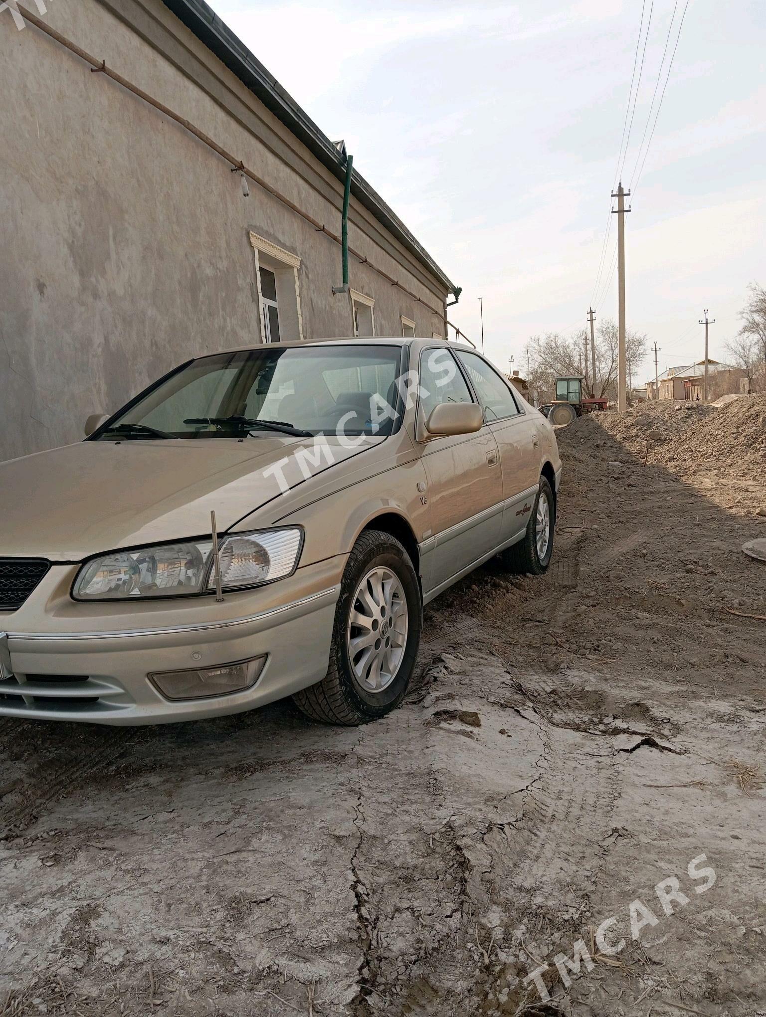 Toyota Camry 2002 - 155 000 TMT - Гурбансолтан Едже - img 7