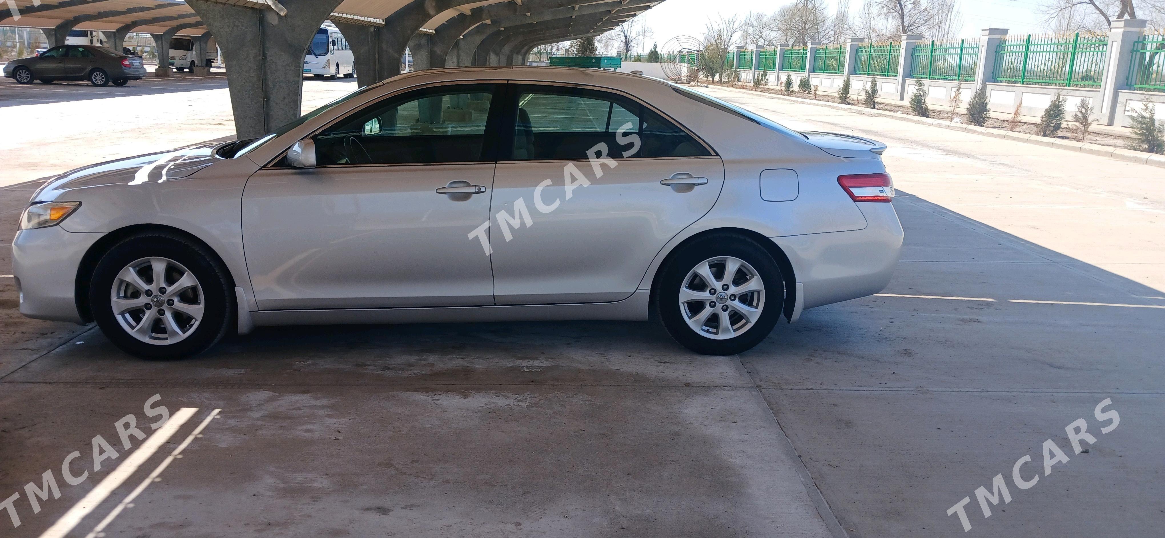 Toyota Camry 2011 - 235 000 TMT - Гурбансолтан Едже - img 2