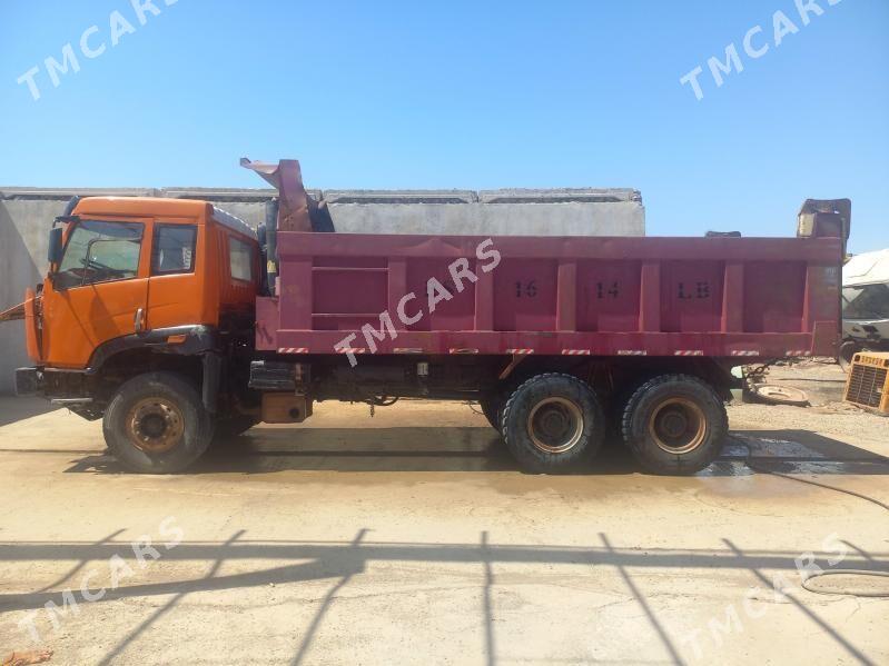 Kamaz 6520 2011 - 400 000 TMT - Магданлы - img 3