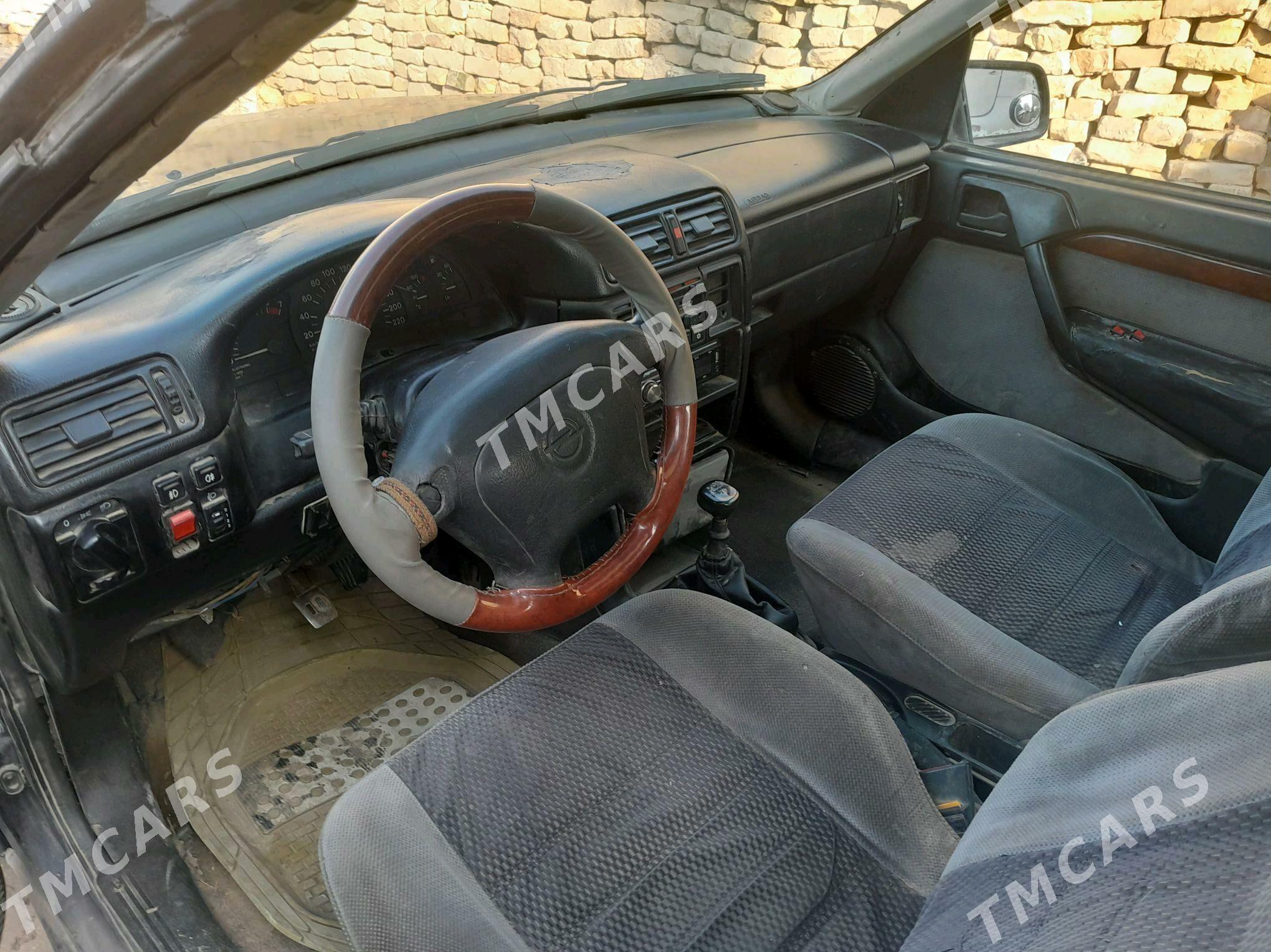 Opel Vectra 1994 - 25 000 TMT - Дашогуз - img 2