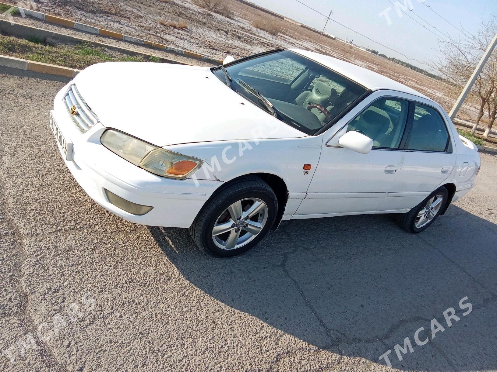 Toyota Camry 2000 - 120 000 TMT - Теджен - img 3