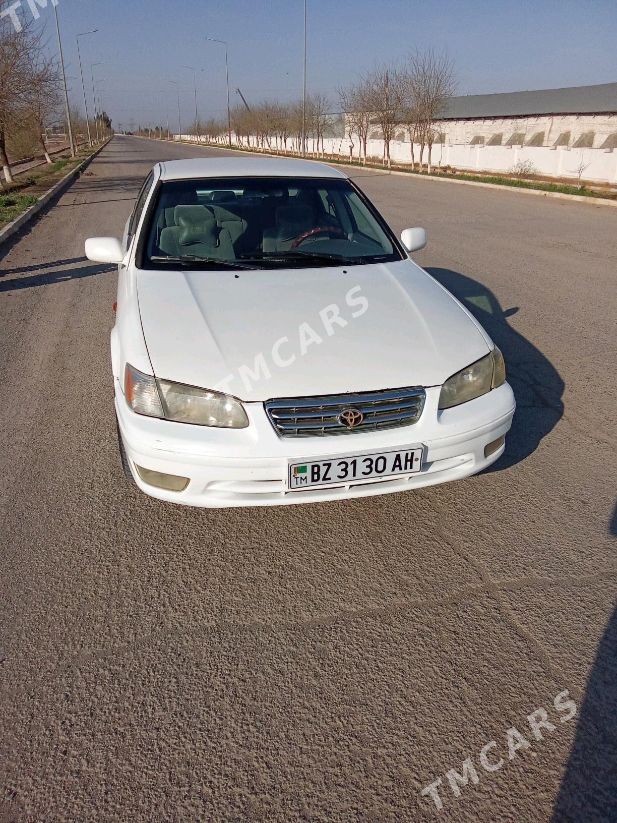 Toyota Camry 2000 - 120 000 TMT - Теджен - img 2