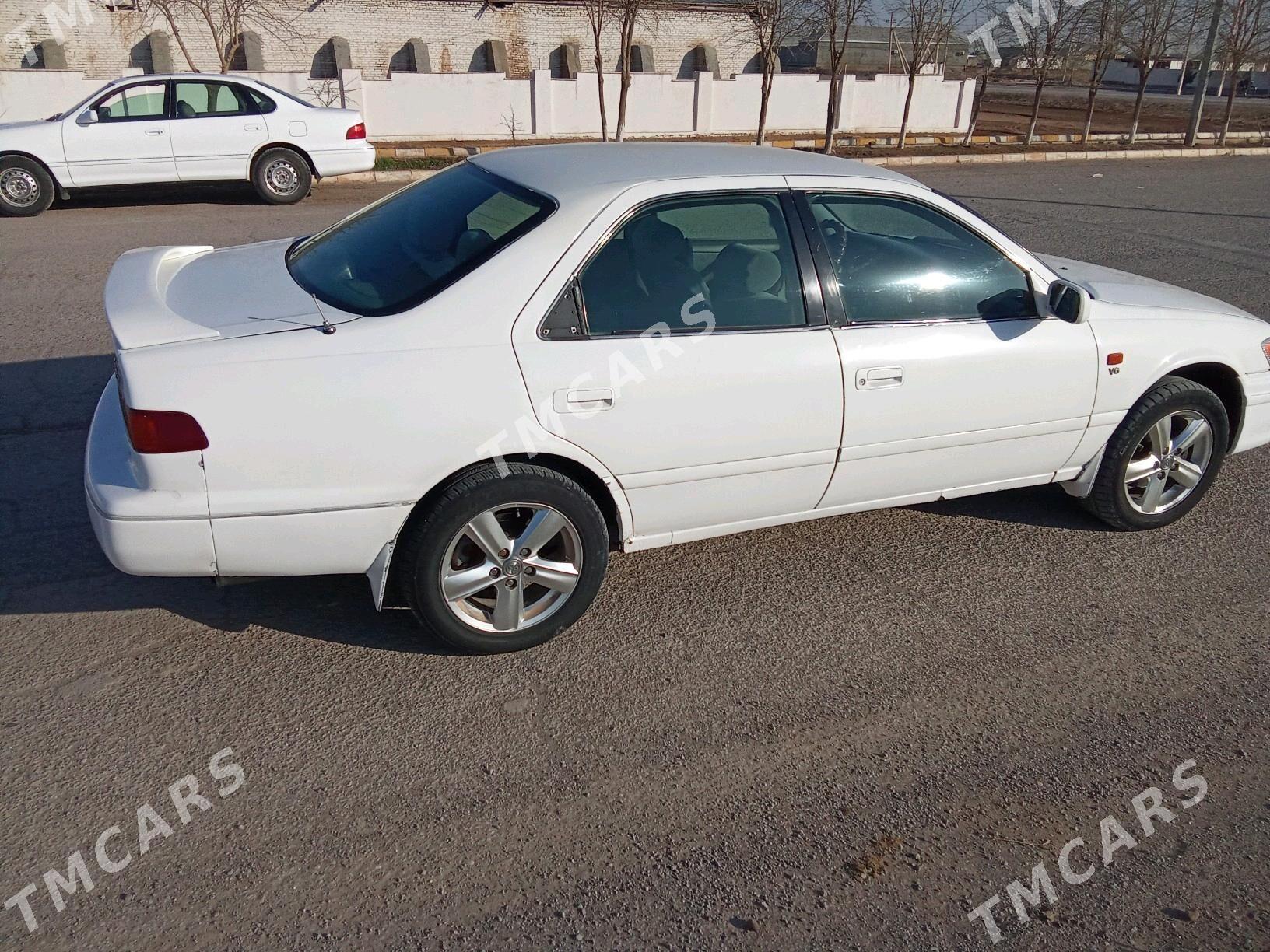 Toyota Camry 2000 - 120 000 TMT - Теджен - img 4