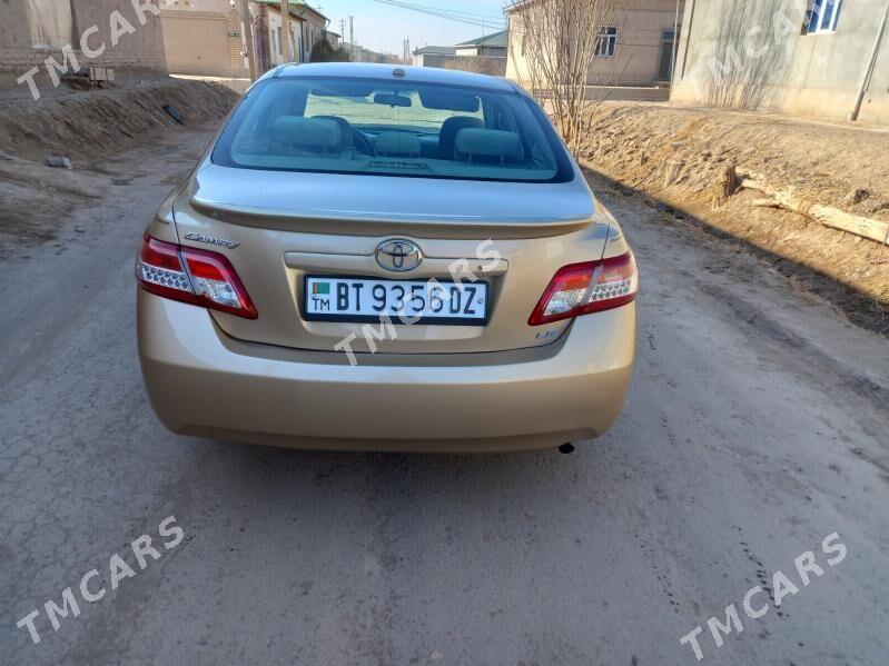 Toyota Camry 2011 - 185 000 TMT - Дашогуз - img 4