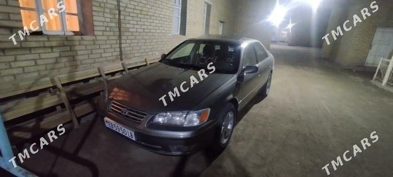 Toyota Camry 2000 - 129 000 TMT - Саят - img 3