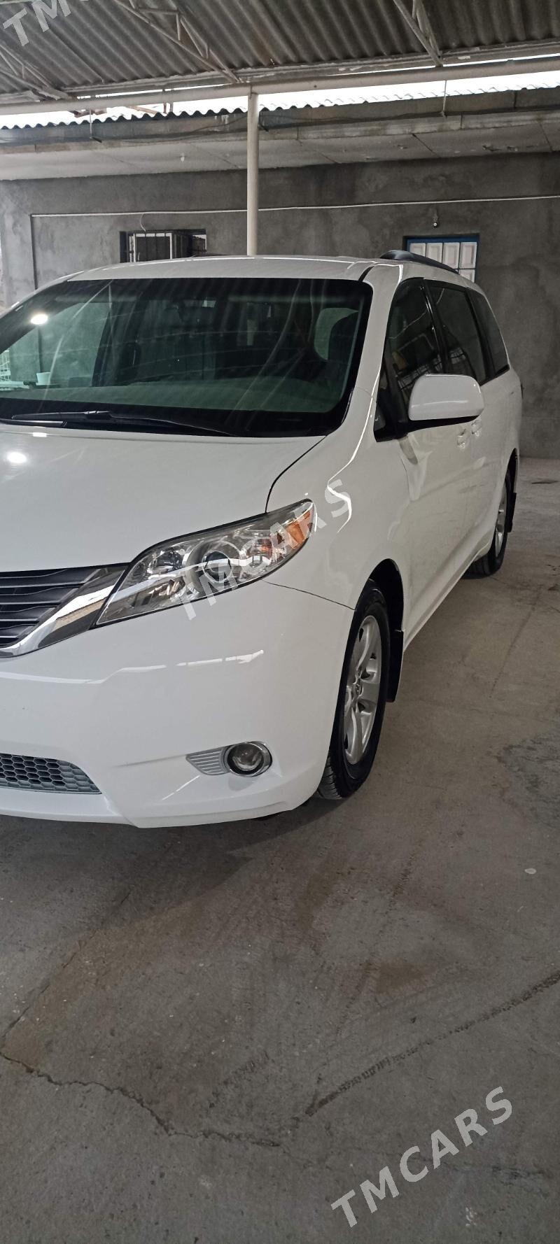 Toyota Sienna 2015 - 350 000 TMT - Aşgabat - img 2