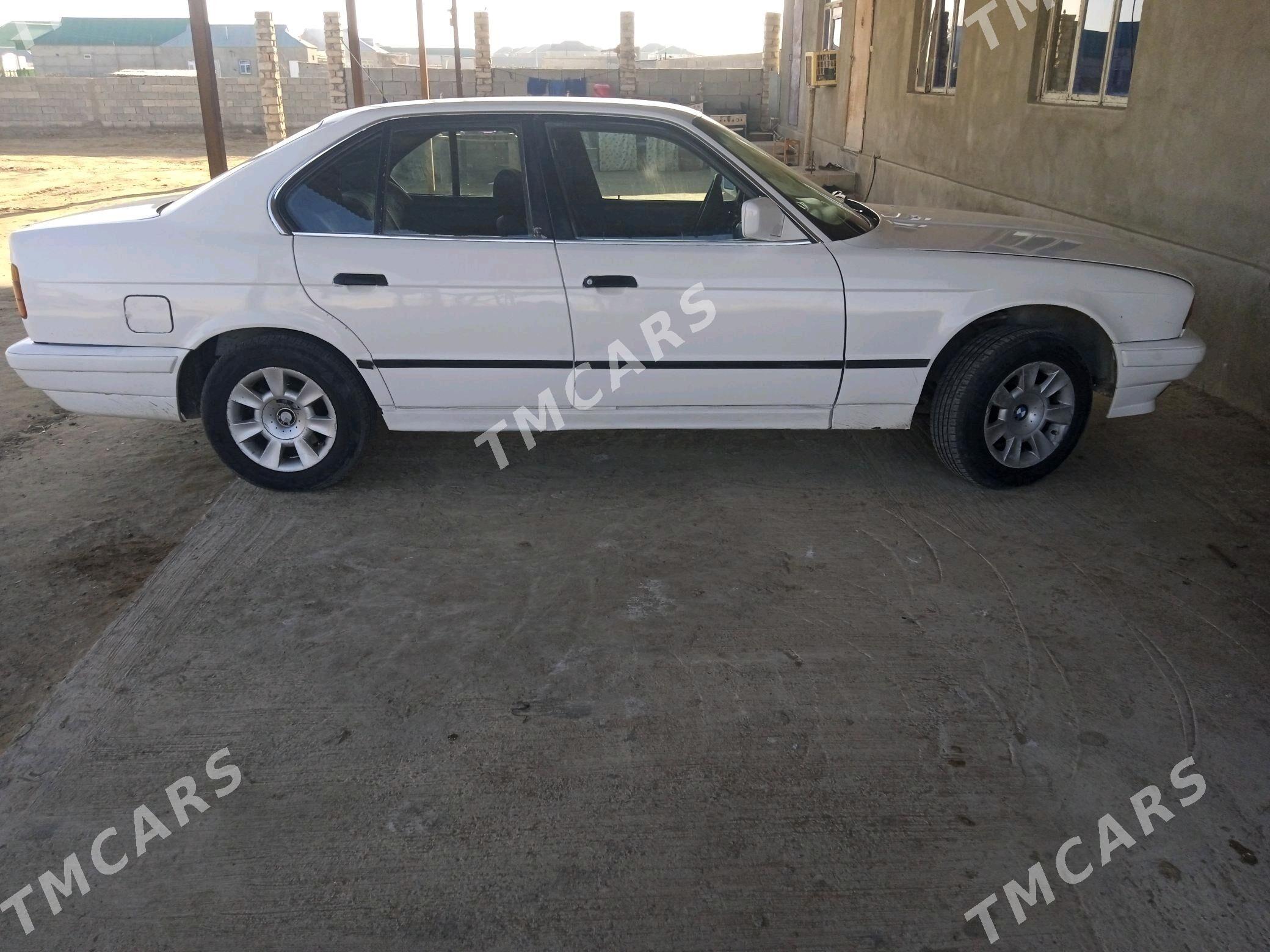 BMW 1 Series 1991 - 32 000 TMT - Ак-Бугдайский этрап - img 3