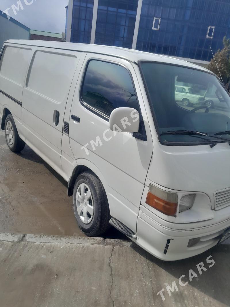 Toyota Hiace 2004 - 125 000 TMT - Ак-Бугдайский этрап - img 2