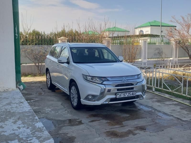 Mitsubishi Outlander 2022 - 310 000 TMT - Aşgabat - img 4