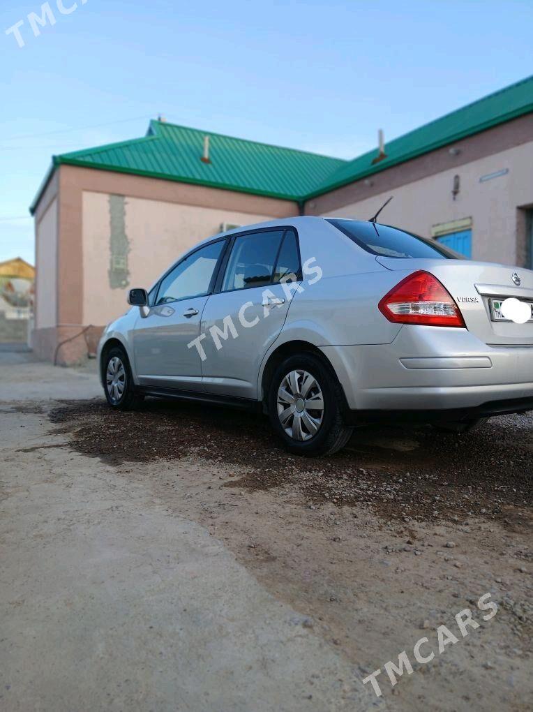 Nissan Versa 2010 - 117 000 TMT - Ашхабад - img 3