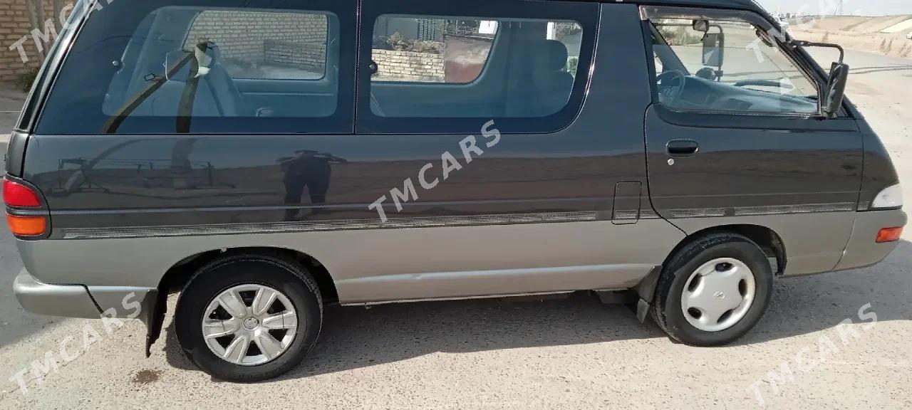 Toyota Hiace 1992 - 75 000 TMT - Мары - img 3