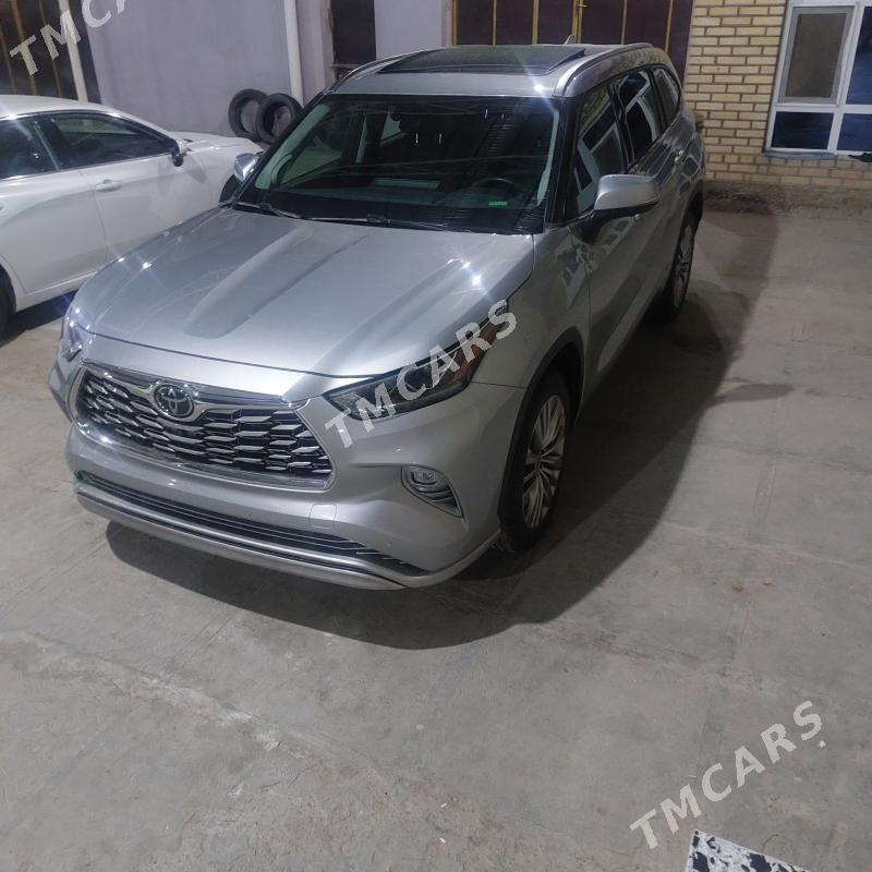 Toyota Highlander 2022 - 560 000 TMT - Мары - img 2