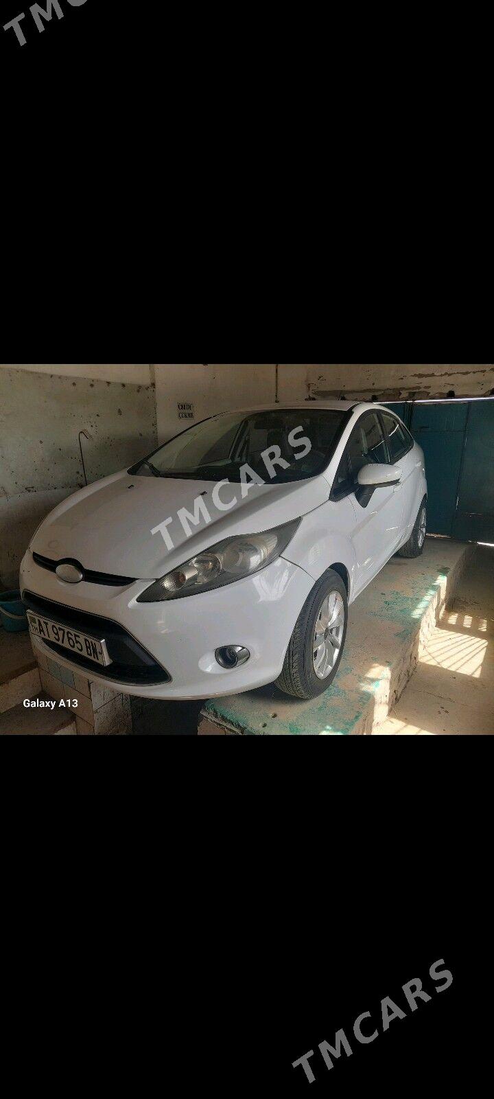 Ford Fiesta 2011 - 60 000 TMT - Мары - img 4